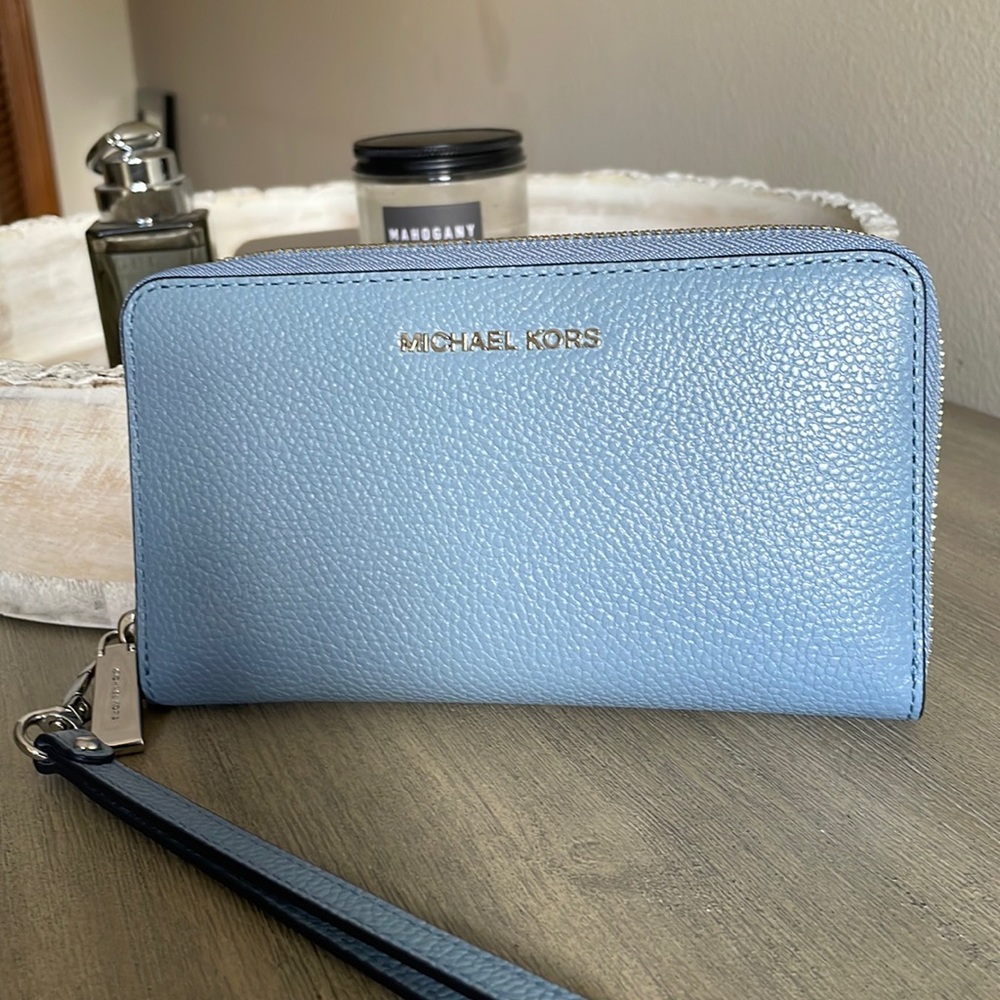 MK jet set wallet/wristlet